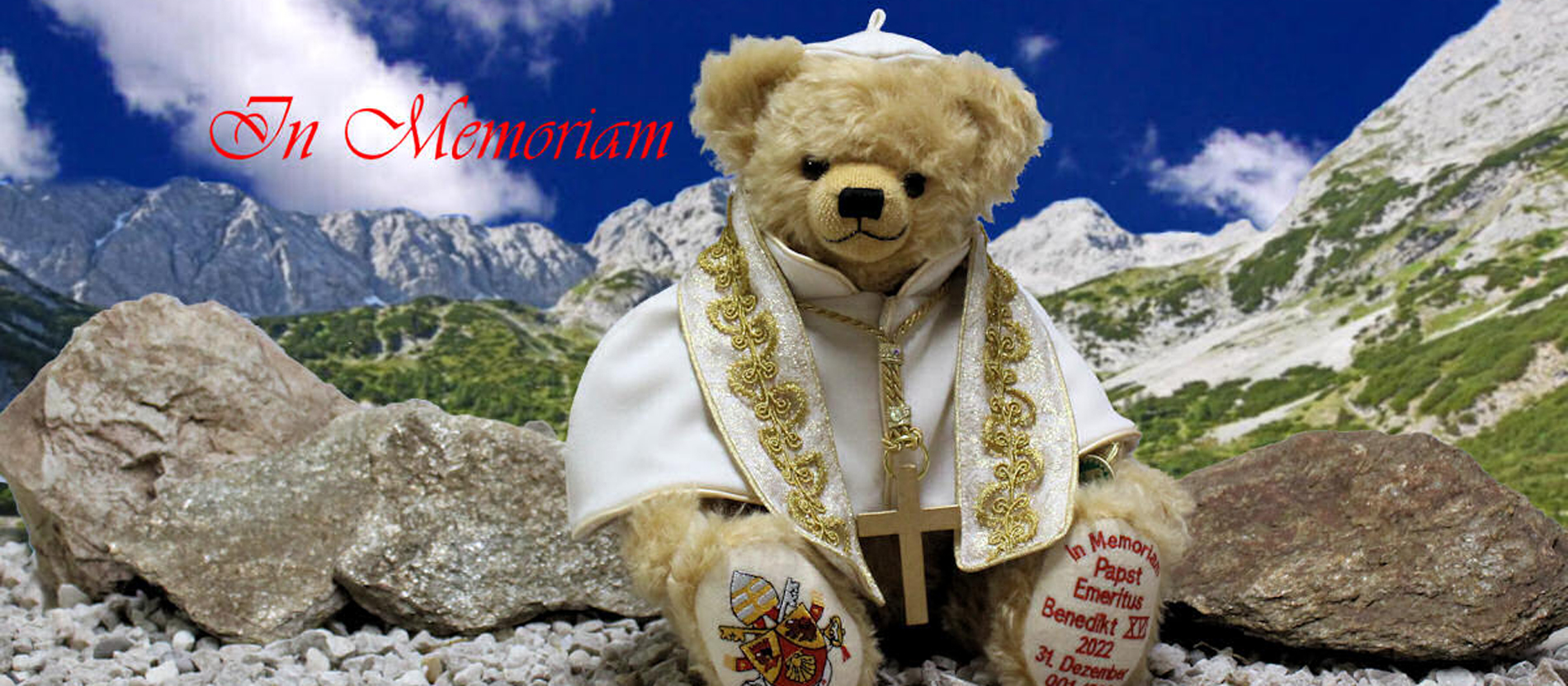 Coburger Firma fertigt zwei "Memoriam-Teddys" von Benedikt XVI.