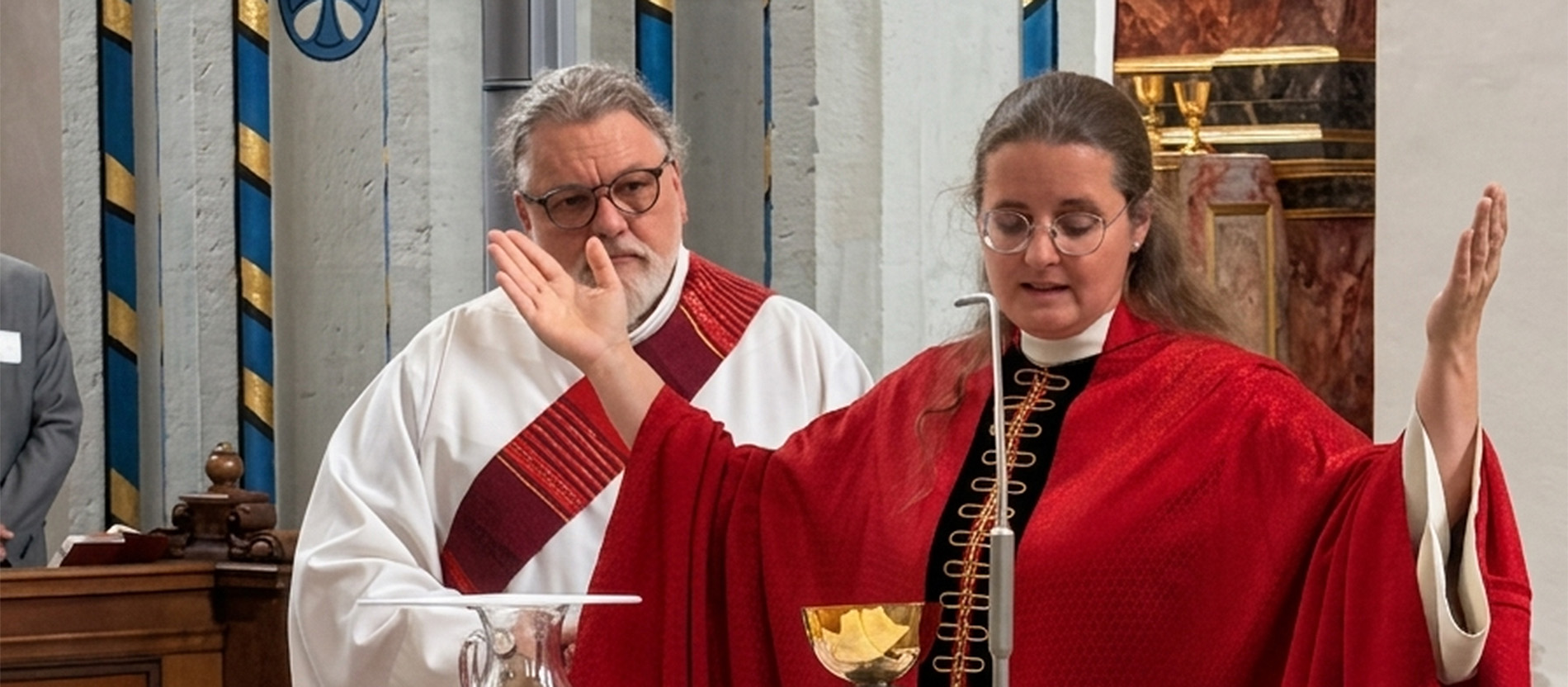 Die alt-katholische Generalvikarin Anja Goller feiert Messe in der Namen-Jesu-Kirche