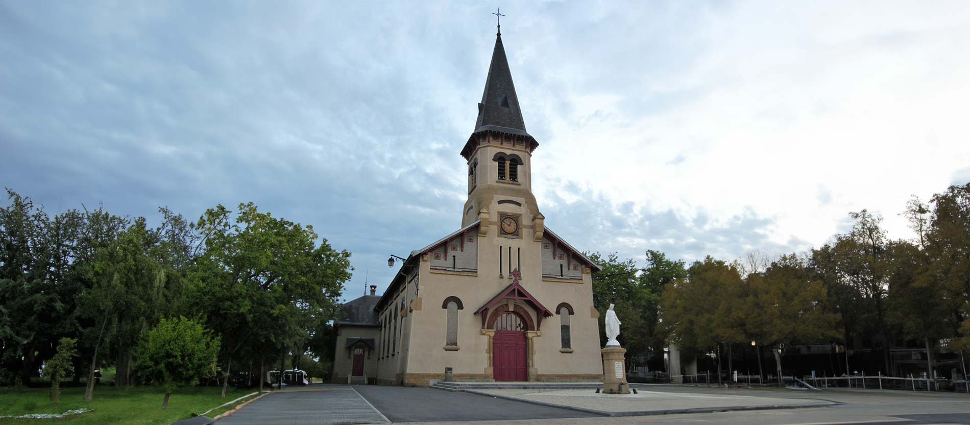 Ein Arbeiterstädtchen kämpft für eine ausgemusterte Kirche