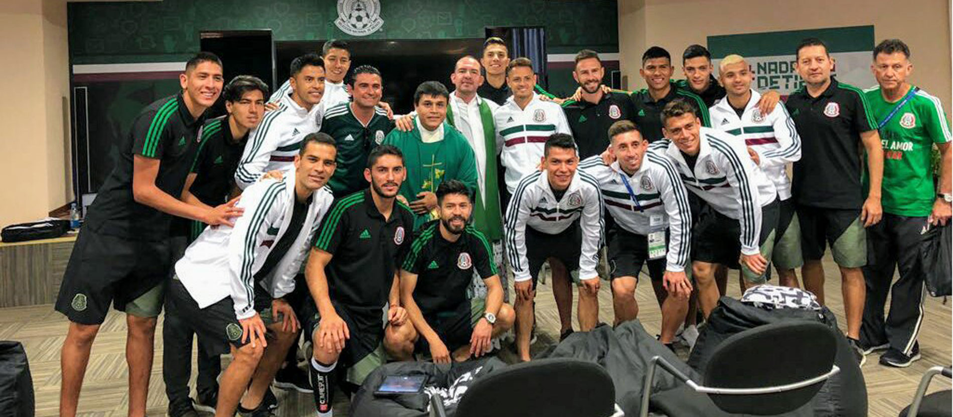 Pater Alfredo mit der mexikanischen Nationalmannschaft