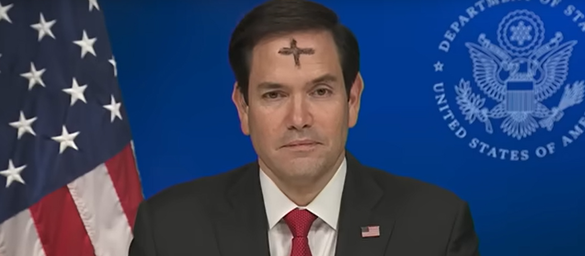 US-Außenminister sorgt mit Aschenkreuz bei TV-Interview für Aufsehen